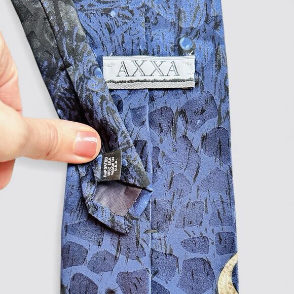 Vintage Y2K T-Rex Dinosaur Blue 100% Silk Necktie Tie Teacher Casual Science EUC - Picture 4 of 4